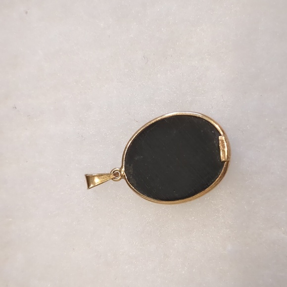 Vintage 14K Gold Cameo Pendant - Picture 3 of 6